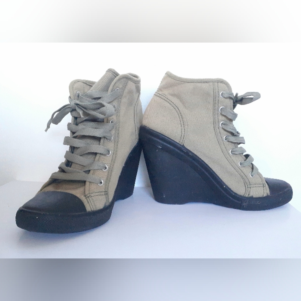 A.CO Khaki lace-up hiking wedges, size 7 (37)